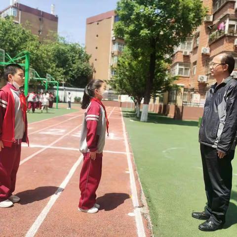 防范灾害风险，增强自护能力—电子城小学开展防灾减灾日演练活动