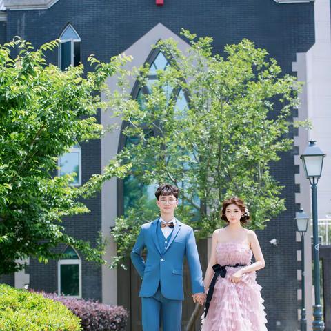 携手与共，我们的一路繁花