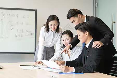 中国式现代化背景下的职教政策解读暨重庆市“双高计划”与产业需求对接策略研讨会在渝举行