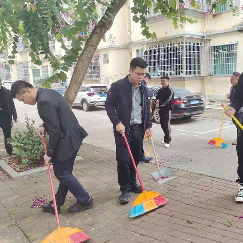 县城投公司2024年12月26日创文巩卫在行动，守护家园焕新颜