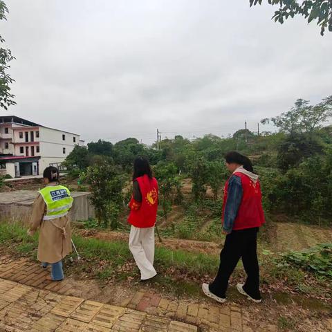 筑牢安全防线 共建和谐家园——梅园街道枫园社区扎实开展铁路护路暨禁烧秸秆宣传活动