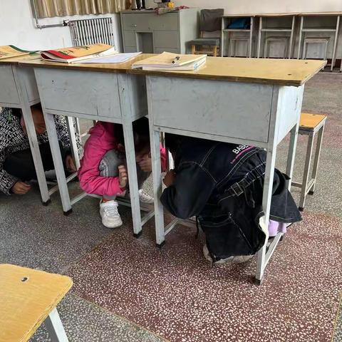 奶粉厂子弟小学全国中小学生安全教育日