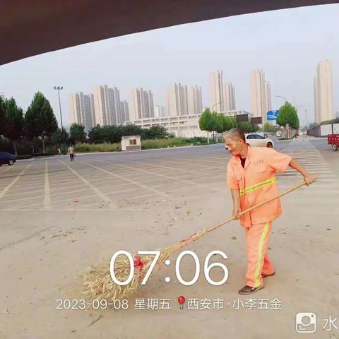 橙衣"卫士"，守护城市清洁