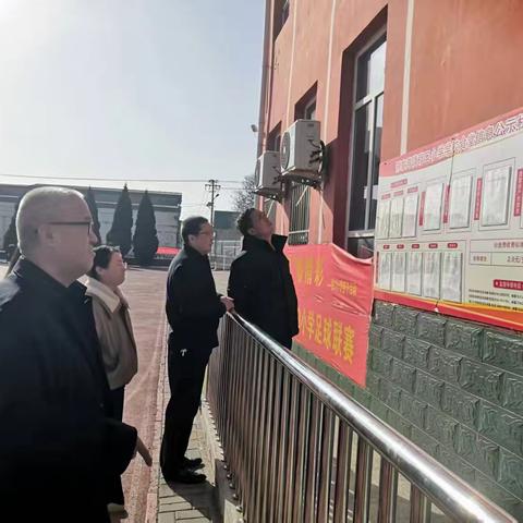 穆口小学邀请社会监督员到校开展食堂监督工作