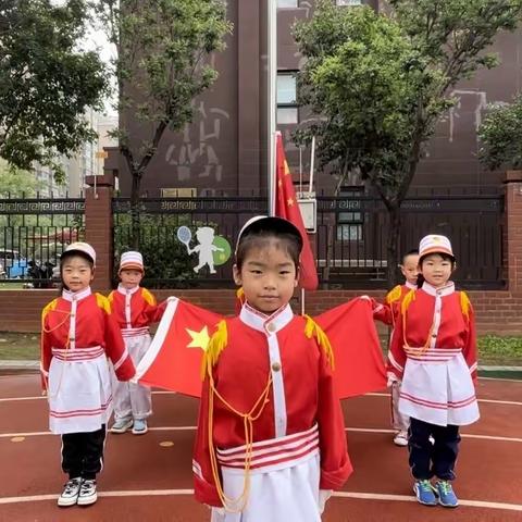 红旗飘飘🚩——西安高新区第十九幼儿园第十四周升旗仪式