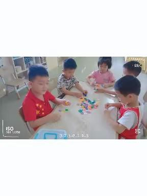 金浦新城幼儿园苗苗一班第十七周《六一嘉年华》课程回顾