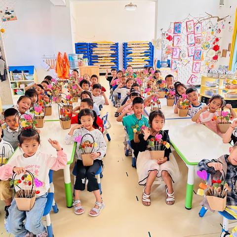 芒市艾根斯幼儿园大一班—【特“疏”宠爱】母亲👩节活动