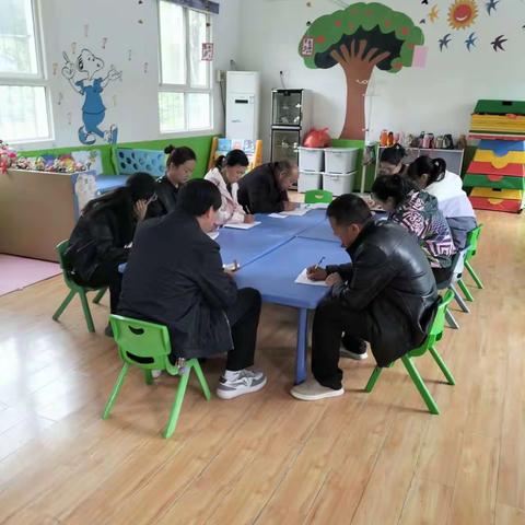 防震减灾，防患未然                                                ——瓦房口镇中心幼儿园防震减灾应急疏散演练活动