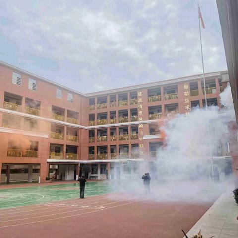 防患于未“燃”，安全润童心——阳逻四小2024年秋消防应急疏散演练