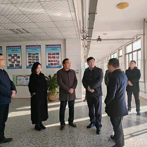 赵炜副市长一行莅临鲍沟镇杨村小学调研指导工作