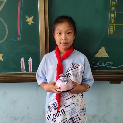 【莒县四小·乐真教育】废物巧利用，环保我先行——三年级一班小海豚中队暑假特色作业展示