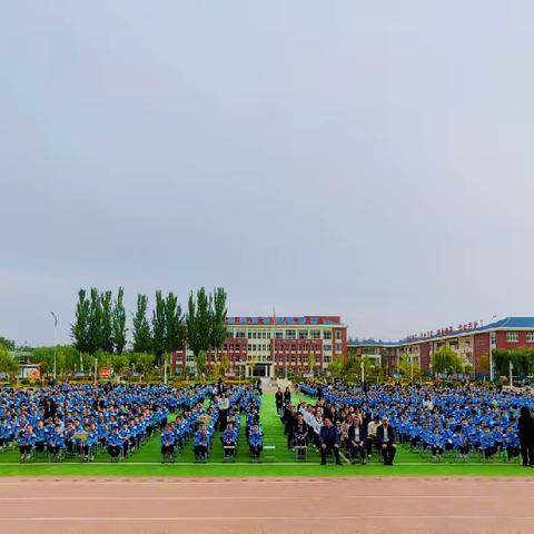 雅言传承文明，经典沁润人生——吴忠市利通区第十六小学诗人班牌命名仪式暨阅读表彰大会侧记