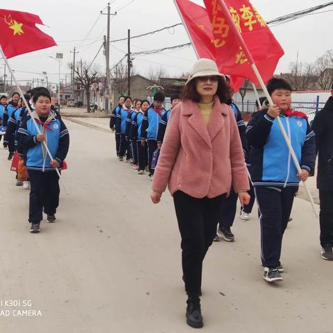 ‘踏着雷锋的足迹  争做新时代追“锋”人’前李寨学校举行养老院献爱心活动纪实