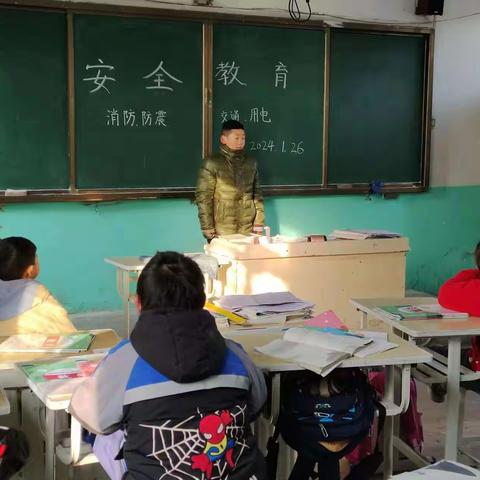 殷都区洪河屯乡大正学校防震演练