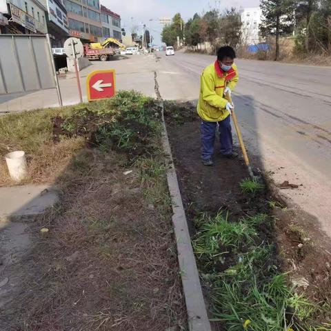 曲靖公司富源新桥加油站开展站容站貌大清洁