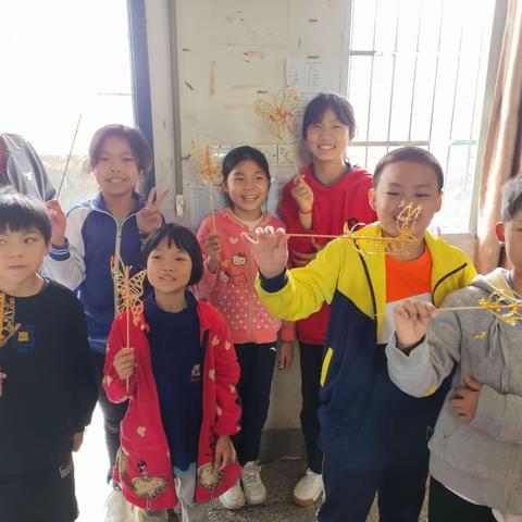 关心下一代——记县住建局关工委走进年丰小学宣讲活动