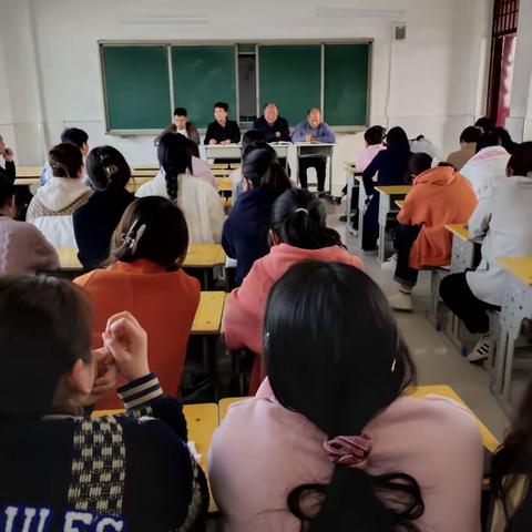 “重反思，找差距，补不足”庄头镇中心学校第一次月考分析会