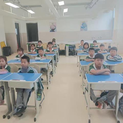 一年级法治安全教育班会纪实