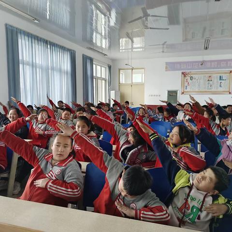 “桌舞飞扬，魅力校园”—————谭坊镇谭坊小学课桌舞展示活动