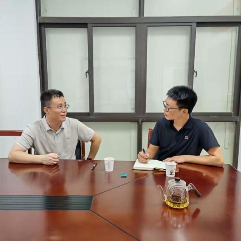 区农业农村局领导赴龙江村走访调研派出人员驻村情况