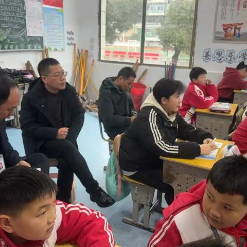 “原生-提升-高效”课堂三段式进阶 ——东风学校开展听课助成长活动 ‍