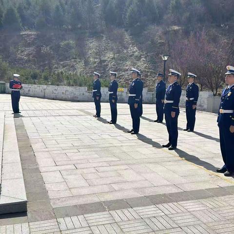 “缅怀先烈事迹、传承英烈精神”——太白大队开展清明节祭奠先烈主题党日活动