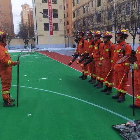 太白凤鸣路消防救援站开展森林灭火装备器材五知一能