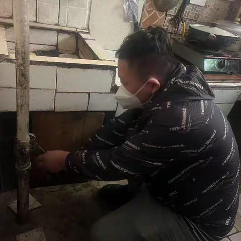 三度调解化"水患"纠纷 社区工作者以"韧"解民忧