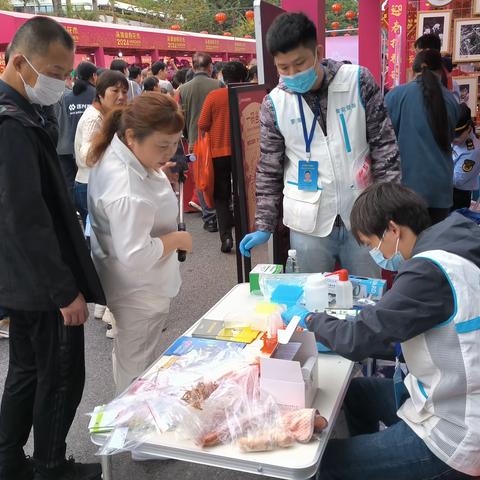 【翠竹街道快速检测室】迎春花市中的食品安全宣传与监督