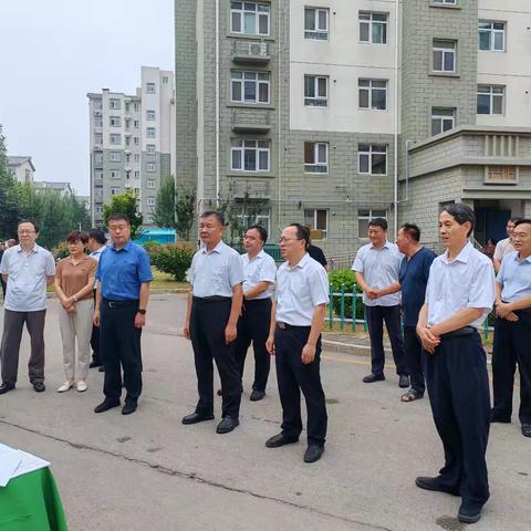 平阴县人大常委会带队视察锦水街道山头社区垃圾分类工作