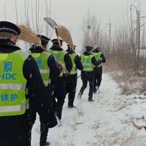 怀仁护路——迎风战雪保畅通