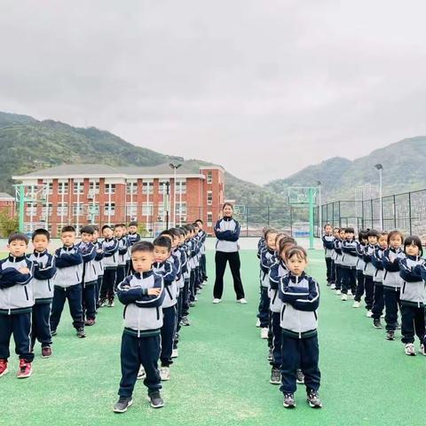 油竹实验小学二八班小小说题家第五期