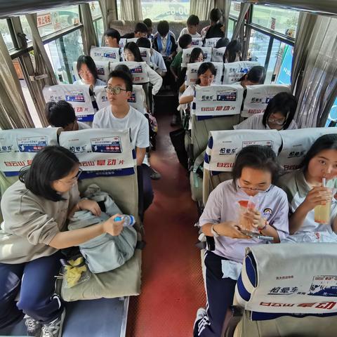 2024年朝阳中学初三学子外出参观