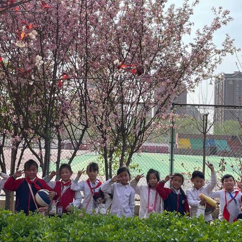 走进多彩春天 乐享成长幸福～范县思源实验学校二一班