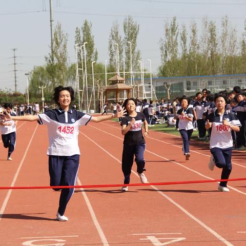 青春无畏 逐梦扬威—博兴四中八年级级部春季运动会隆重举行