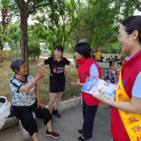 进社区，开讲啦，建行鹤壁分行走进社区面对面为居民讲解金融知识