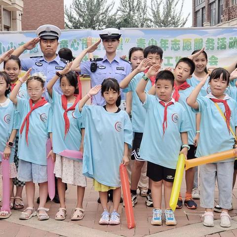 小手拉大手 交通安全记心中            金台交警走进三迪社区开展交通安全宣传