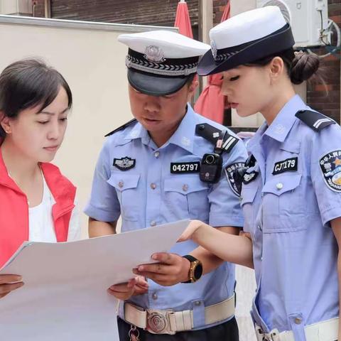 交警进社区，安全入人心