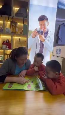【最美妈妈 】——西安市碑林区荣城幼儿园亲子阅读第三期