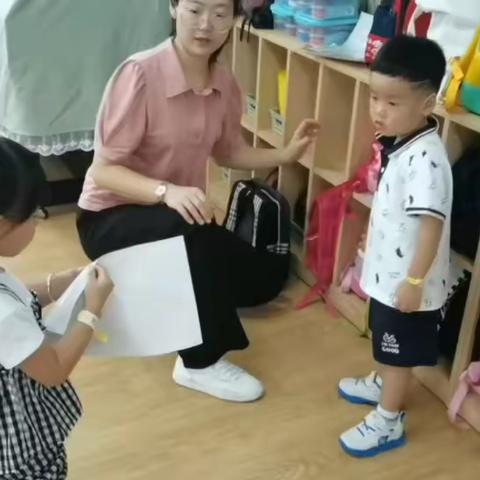 柳州市公园路幼儿园教育集团（总部）小三班活动：幼儿园的第一天