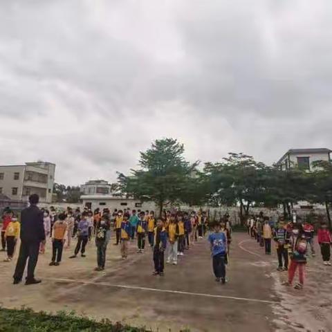 消防安全千万条，安全逃生第一条——廉江市良垌镇中塘小学消防逃生演练