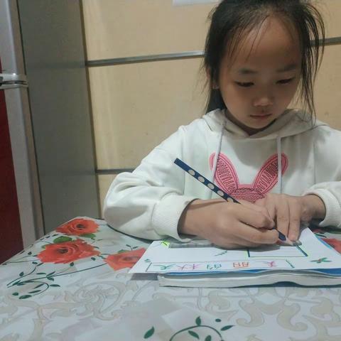 【灵宝市第二实验小学】“用心观察，用笔描绘”二年级语文学科实践活动——走进秋天