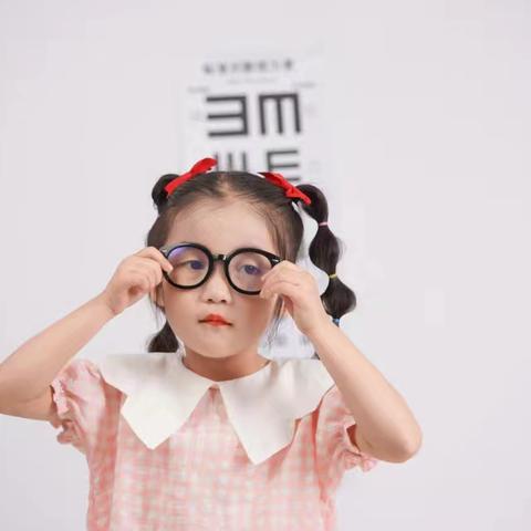 保护儿童远视储备量 预防和减少近视发生