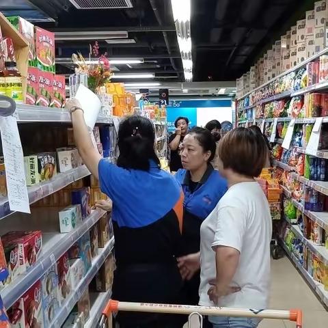 用心调整面貌新   唐家墩店众人忙