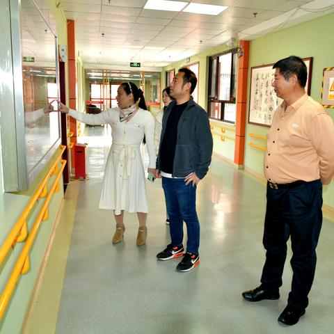 阳春三月底 温暖像火炬