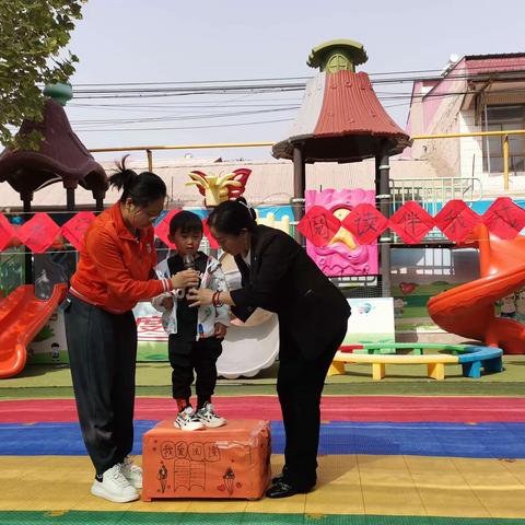 太阳花幼儿园“书香润童心”读书活动颁奖仪式