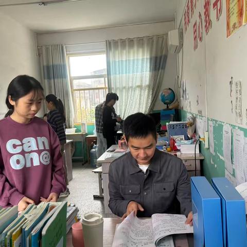 检查督教学，常规促发展——广信区铁山乡中心小学十月份教学常规检查