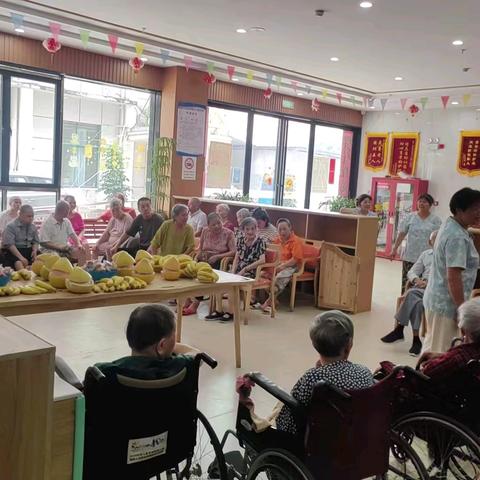 【赣医养老中心】颂歌迎华诞，老人喜开颜