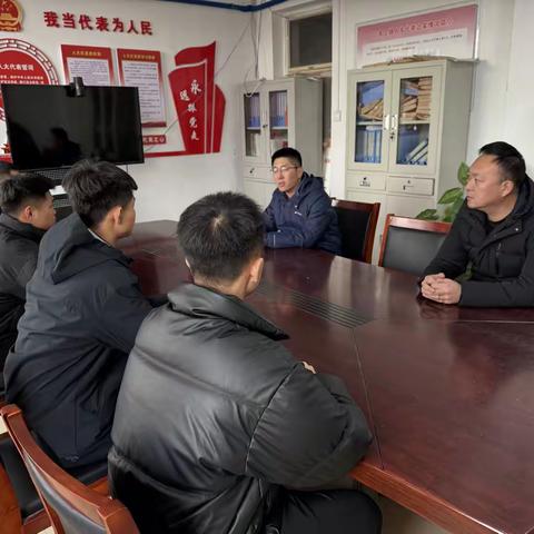 闫各庄镇组织通过征兵体检应征青年召开见面培训会