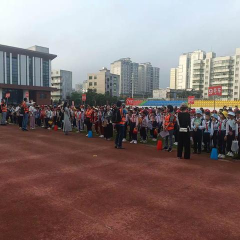 【灵动·英才滨江】“ 小龙人立远志，觅春光向阳行 ”——海口市英才滨江小学三年级研学实践活动